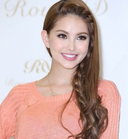 昆凌收工晒美照:靓丽有实力,昆凌资料简介及生