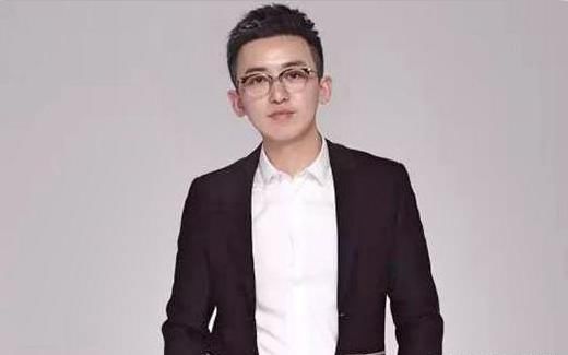 天津大学录制遭拒!跑男导演姚译添在凌晨发了