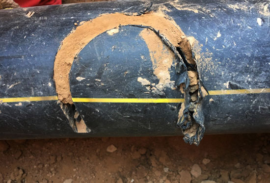 被破坏的燃气管道