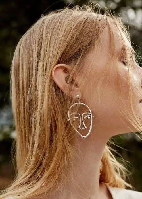 配饰 | 什么颜色的衣服配什么耳环,你戴对了吗?