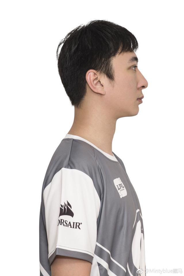 国民老公王思聪要打LOL职业比赛啦!王思聪;你