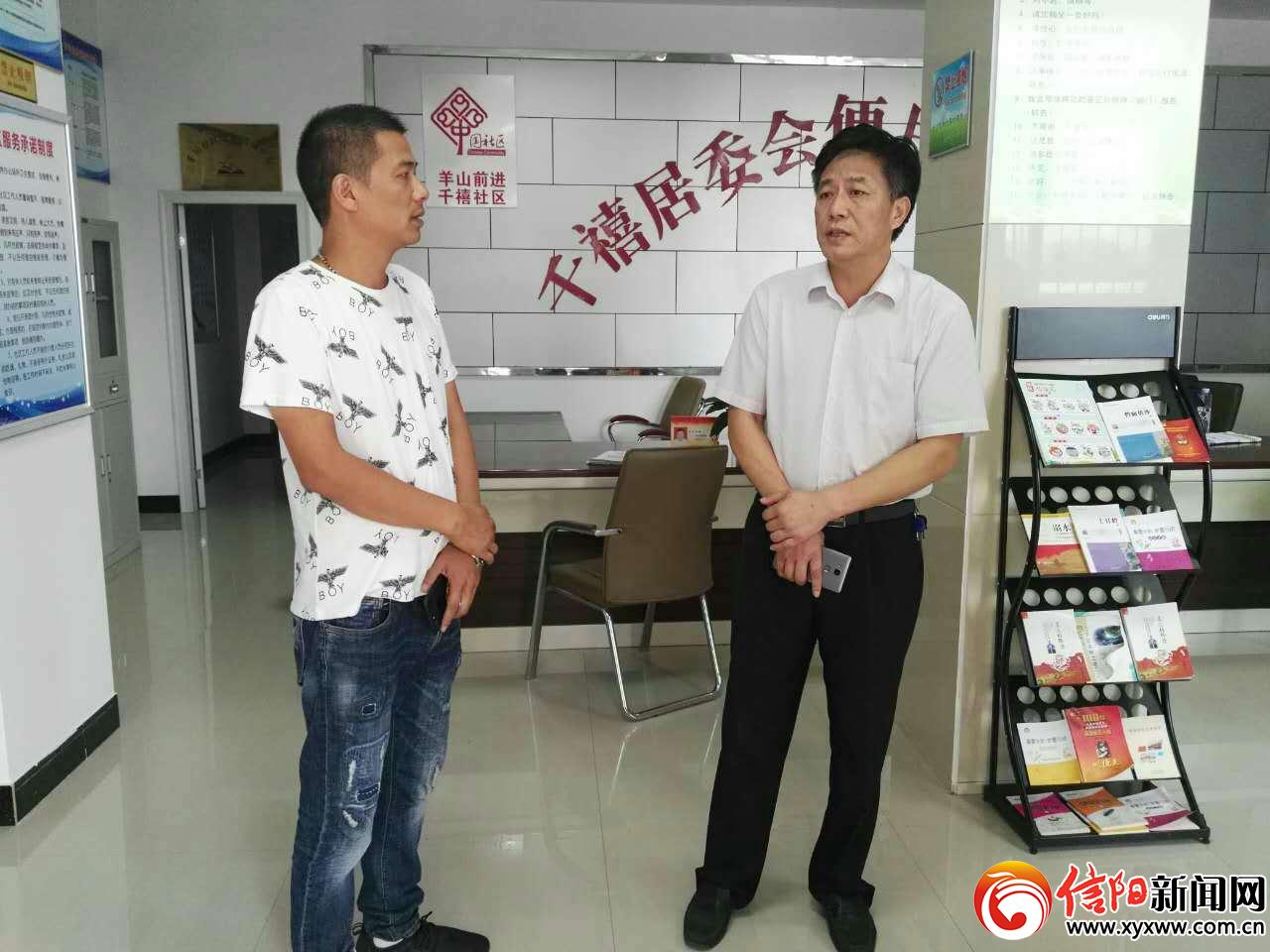 市科协党组书记、主席张善伟带领党员干部科普进社区