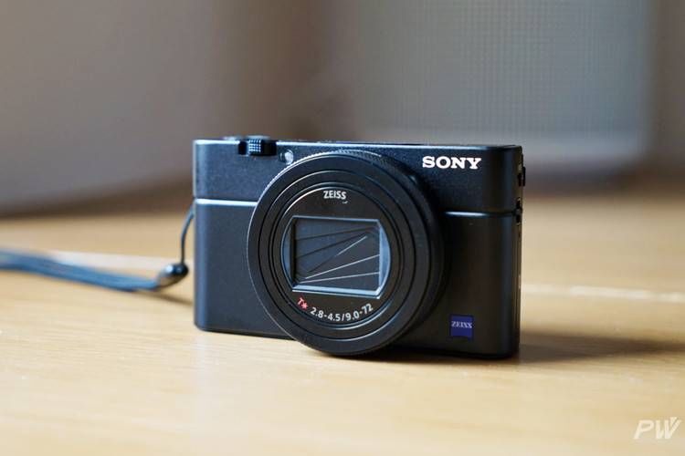 我在索尼黑卡6的望远镜里看到你