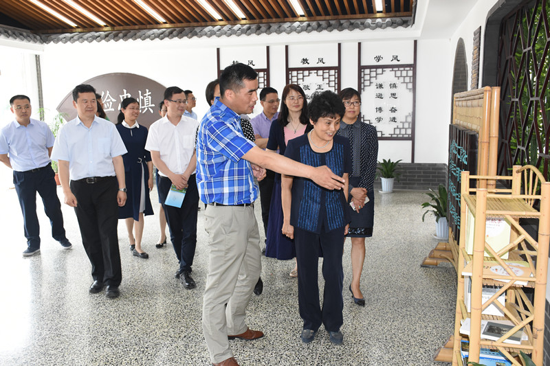 教育部教育改革重点项目督察组来德清调研