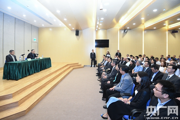 崔世安赞扬运输工务领域团队精神及牺牲精神 崔世安赞扬运输工务领域团队精神及牺牲精神