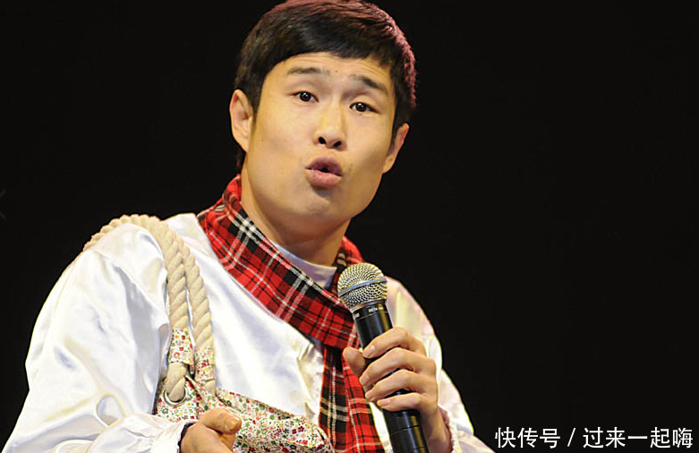 闫学晶全家福被曝光,老公千万家产,竟连小沈阳