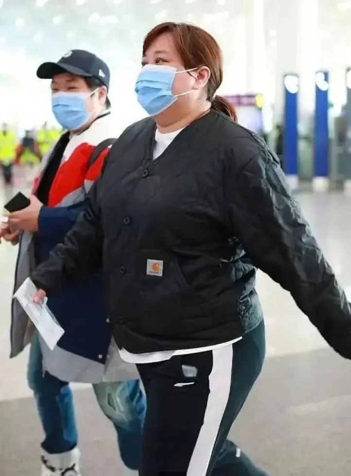 贾玲暴肥到"没脖子",她到底经历了什么?