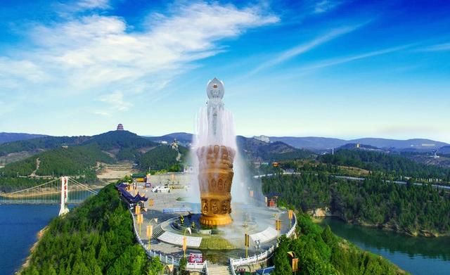 最坑5a景区,景区内收费次数多到可怕,游客表示:不再见