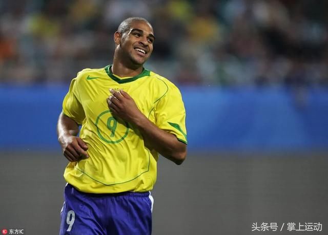 罗纳尔多之后,穿过巴西队9号的都有谁?
