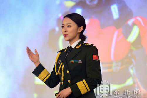 韩天石在比赛中.