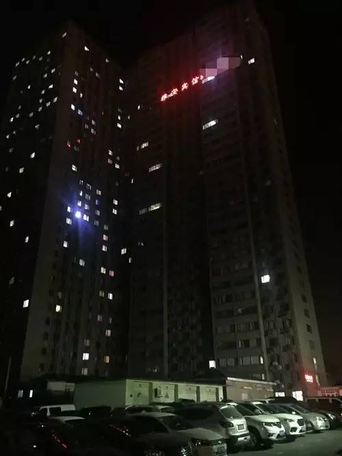 大连小区发生燃气爆炸 有人从25楼被炸飞坠地身亡 大连小区发生燃气爆炸 有人从25楼被炸飞坠地身亡