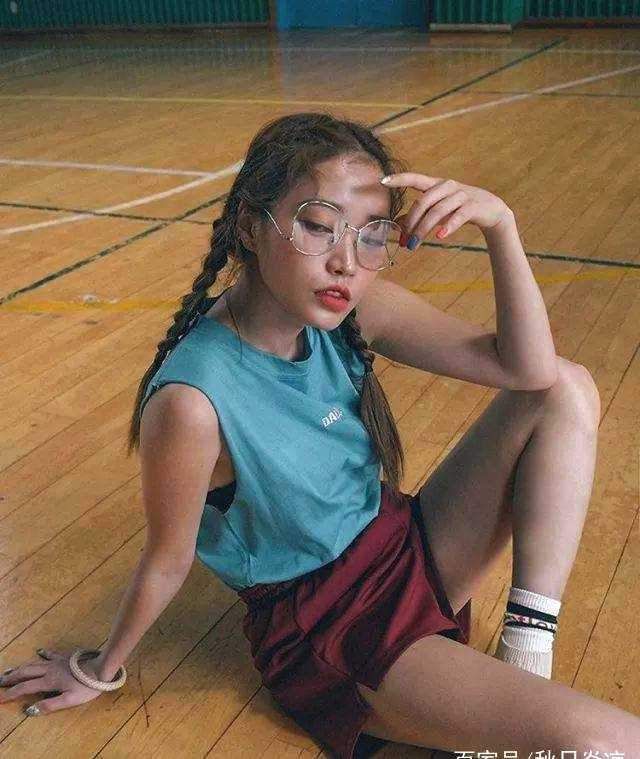 春季服装颜色搭配,别再执着黑白灰啦这几个颜