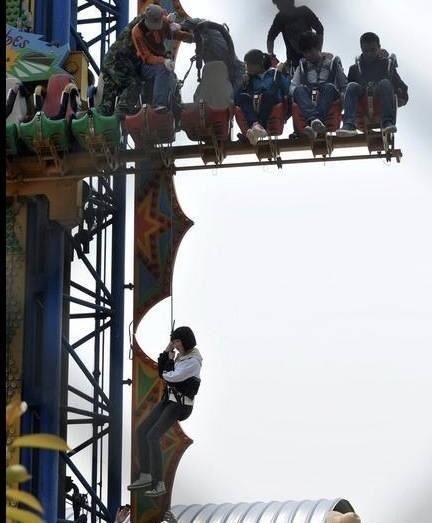 安徽合肥欢乐岛又出事了 女游客十几米坠亡