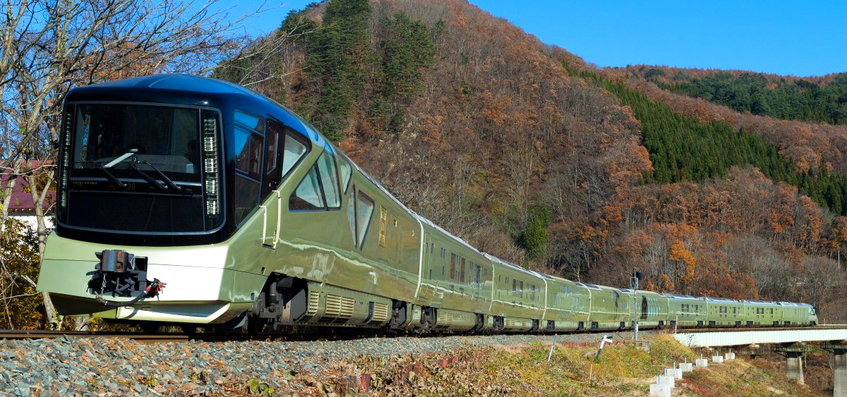 日本超级五星级豪华列车"四季岛"开启试运