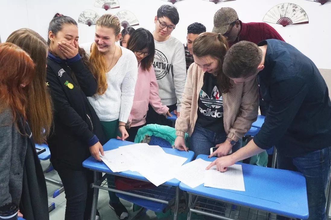 杭州一所学校引进AI批改中文试卷!全球第一篇