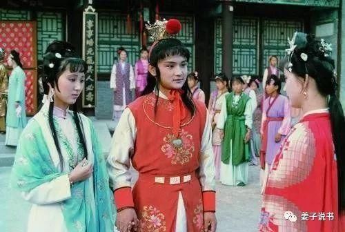 红楼梦中那场螃蟹宴,几句螃蟹诗,薛宝钗酷似那