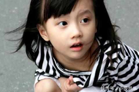 小女孩13岁了还只穿内裤与爸爸同睡 妈妈悔不