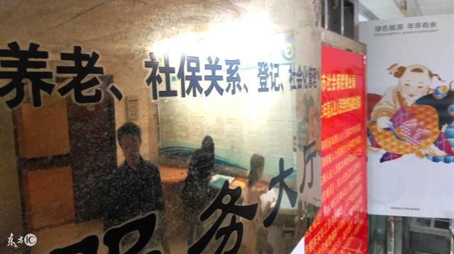 同时两地缴纳社保,退休后可以领取两份养老金