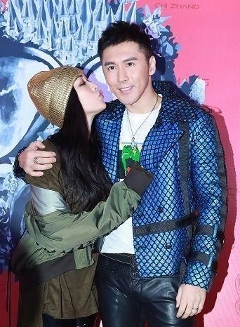 钟丽缇主动投怀送抱遭老公"嫌弃",网友:看上去女神真老了