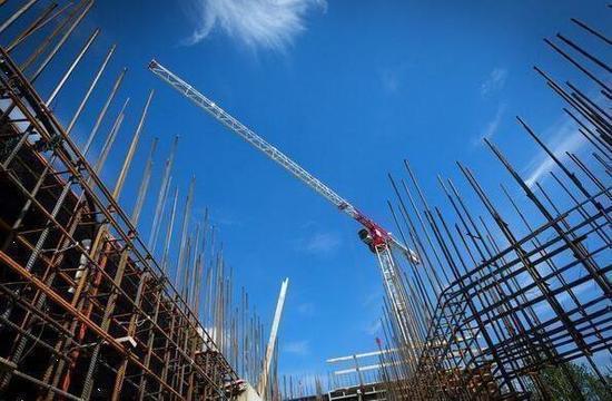 90后女民工和男工混住：每天工作超10小时