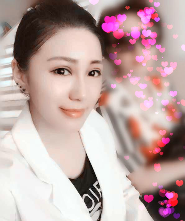 小丁女友张倩也是一个知性的美女,在赛季中从不打入小丁训练和比赛!
