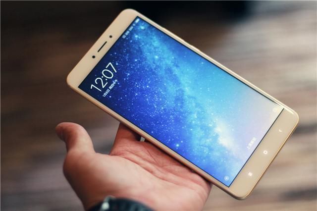 小米推吃到饱无限量卡:每天20G\/1元