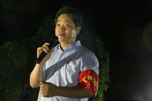 浙江丽水打造捡不到烟头城市形象:万人志愿捡