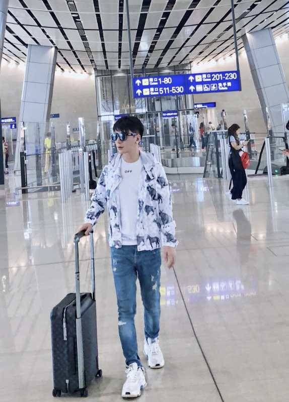 真假范冰冰男友大PK,余小泉还是李晨,谁更胜一