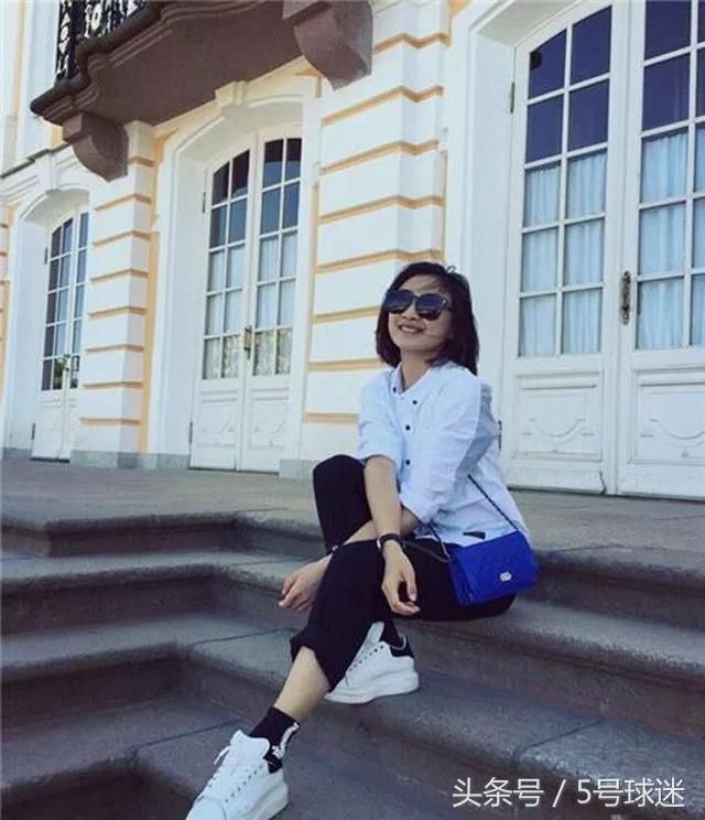 最美奥运冠军晒工资单引争议,月薪两千多却开