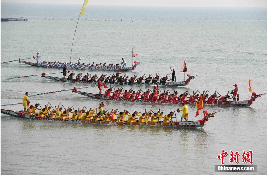福建连江四百年的传统 海上赛龙舟