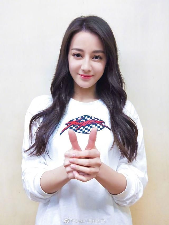 迪丽热巴告别跑男团,节目组送上一份特殊的礼