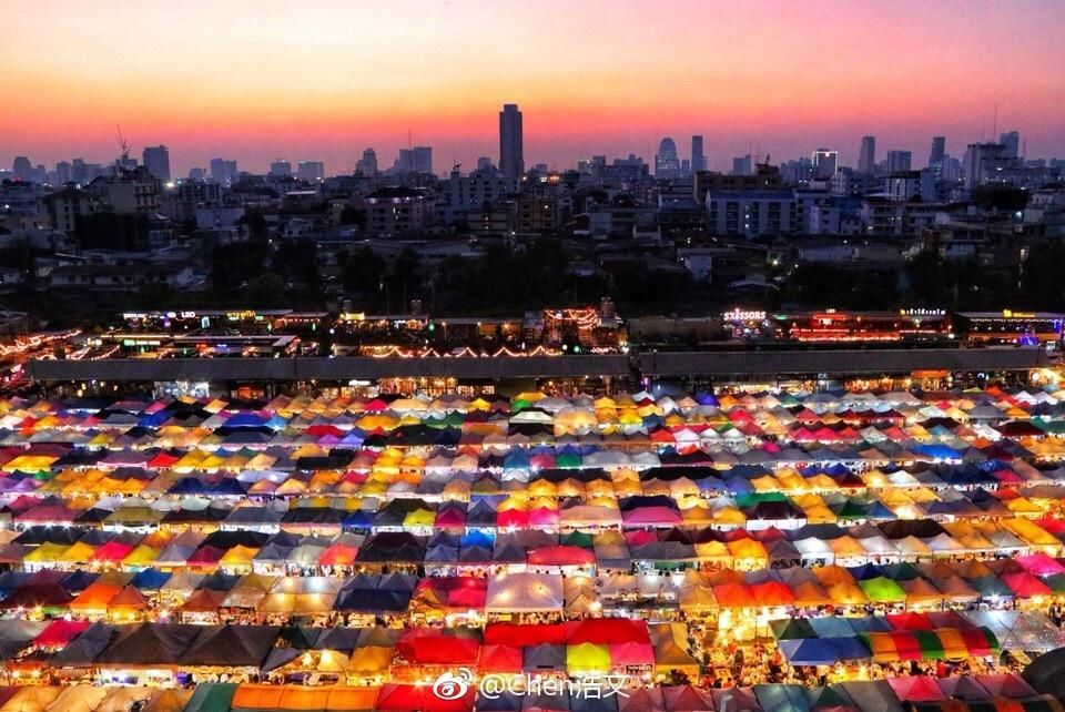 去泰国是申请贴纸签还是落地签?