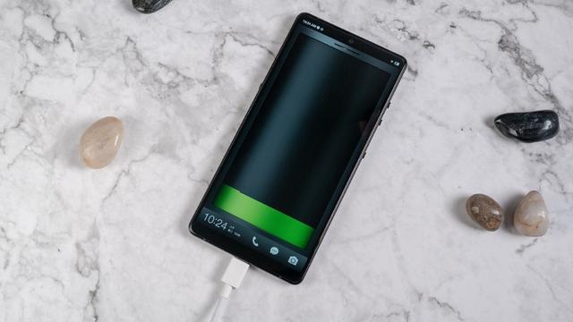 高颜值,美人尖,锤子坚果R1高性能手机