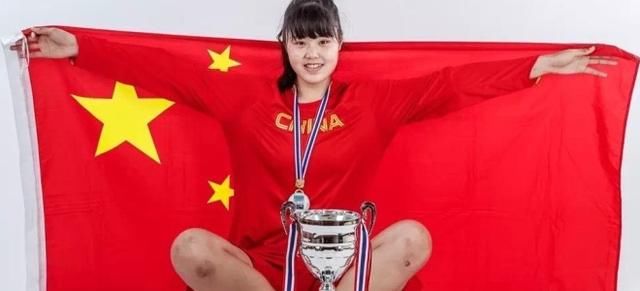 李月汝,中国颜值版奥尼尔,威武又霸气