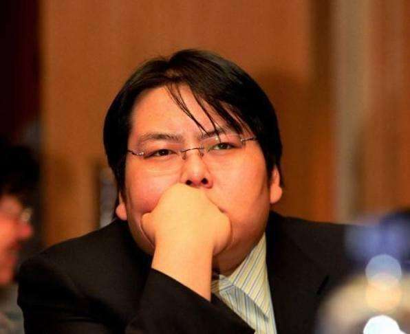 他两次花重金娶明星! 4年造光130亿! 可网友为