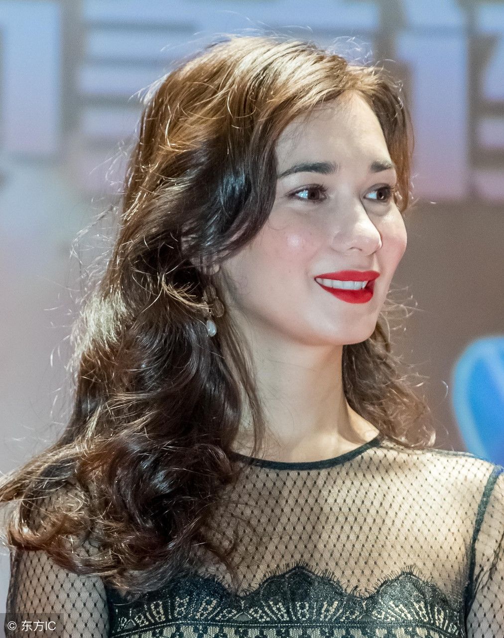 卢靖姗和昆凌,都是混血儿,看看谁更美