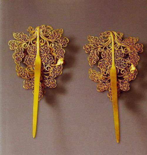 我远嫁妈说不给嫁妆,结婚娘家没来一个人,晚上