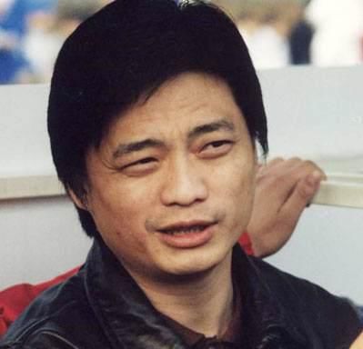 崔永元曝范伟避税合同,30天500万,网友:他不像