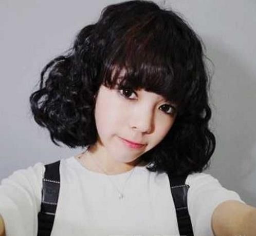 玉米烫短发发型图片 超有味道的短发设计