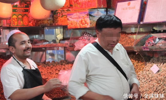 巴基斯坦旅游,买了10颗宝石,结账时男子却被吓