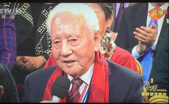 94岁中国核潜艇之父登央视春晚 称要为国家再干20年|新闻动态-《对话中国品牌》栏目采编中心 94岁中国核潜艇之父登央视春晚 称要为国家再干20年|新闻动态-《对话中国品牌》栏目采编中心