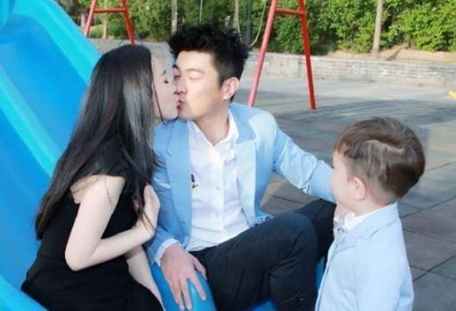 明星夫妇接吻照,是不是真爱一看便知,最后一对