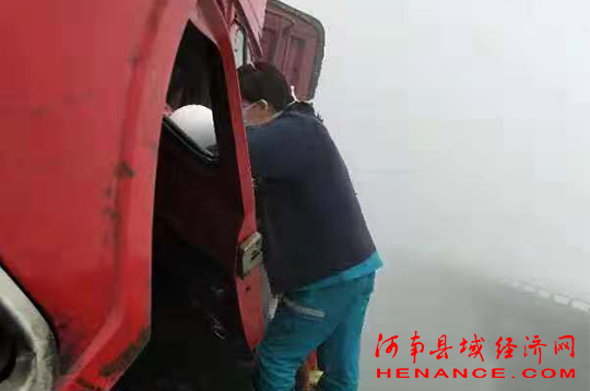 济源女医生高速公路大桥上悬空救人 全国数十