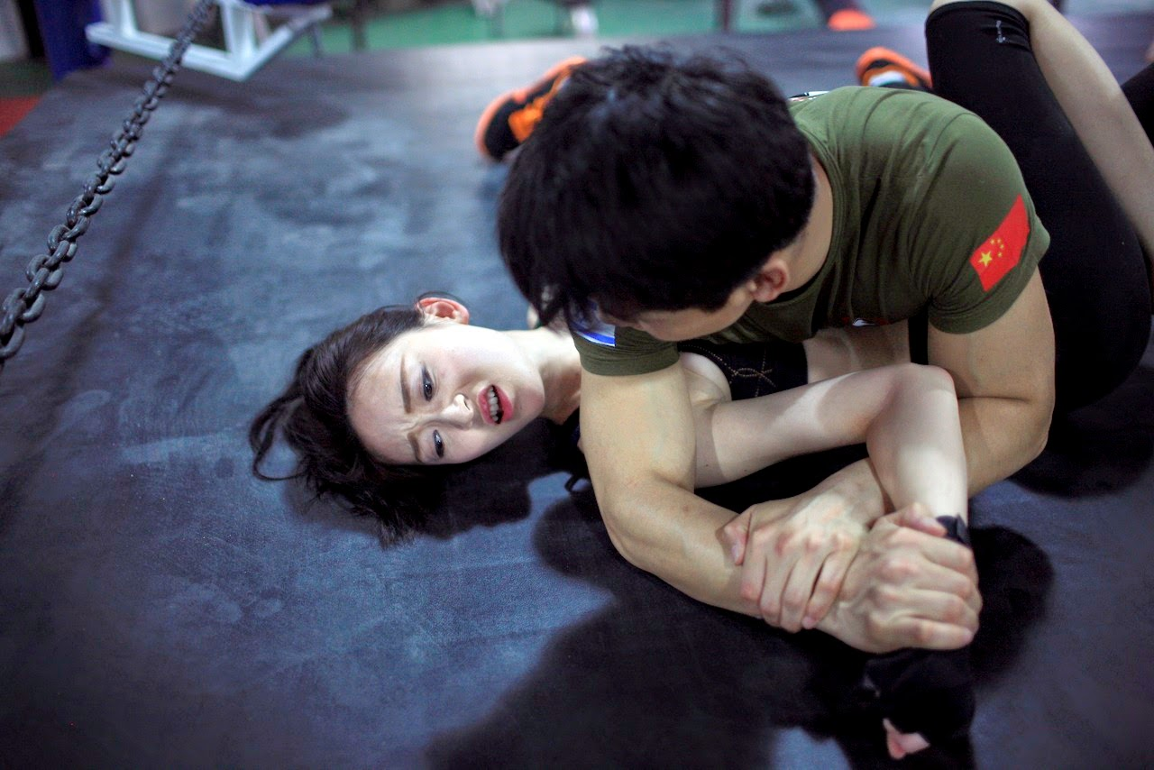 女保镖的训练过程 教练要全方面指导