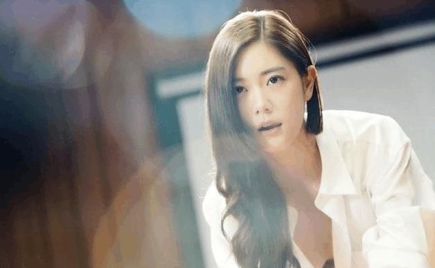 比赵丽颖、迪丽热巴漂亮,因不是中国人,被限韩