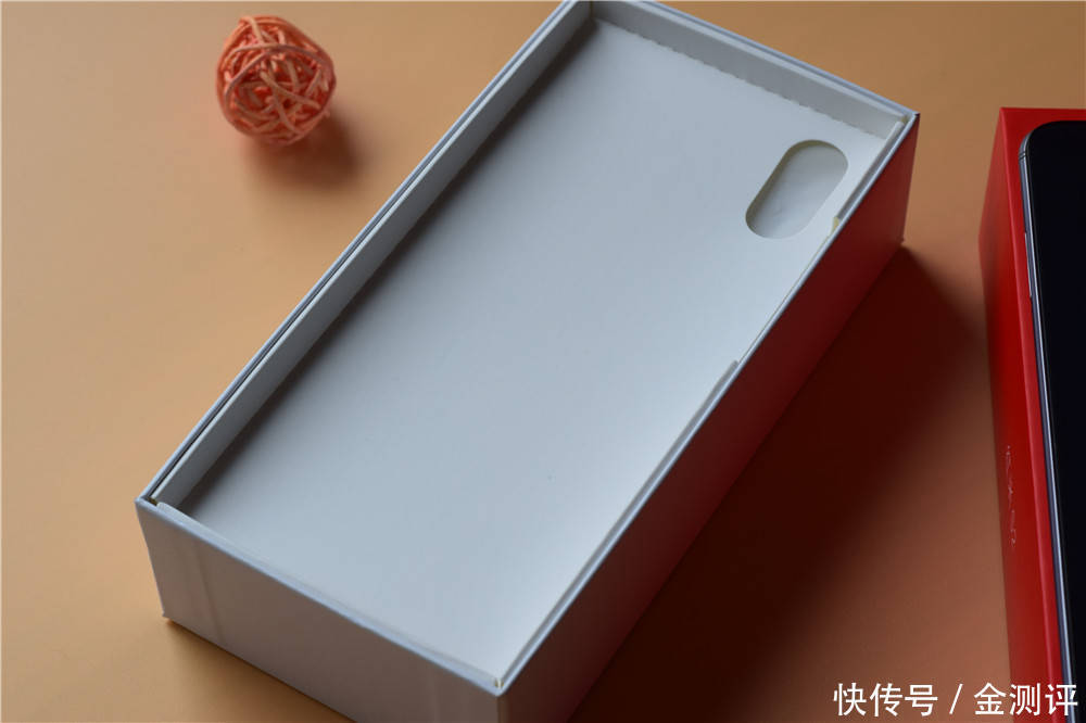 5.99英寸全面屏,高通骁龙625,红米S2实际体验