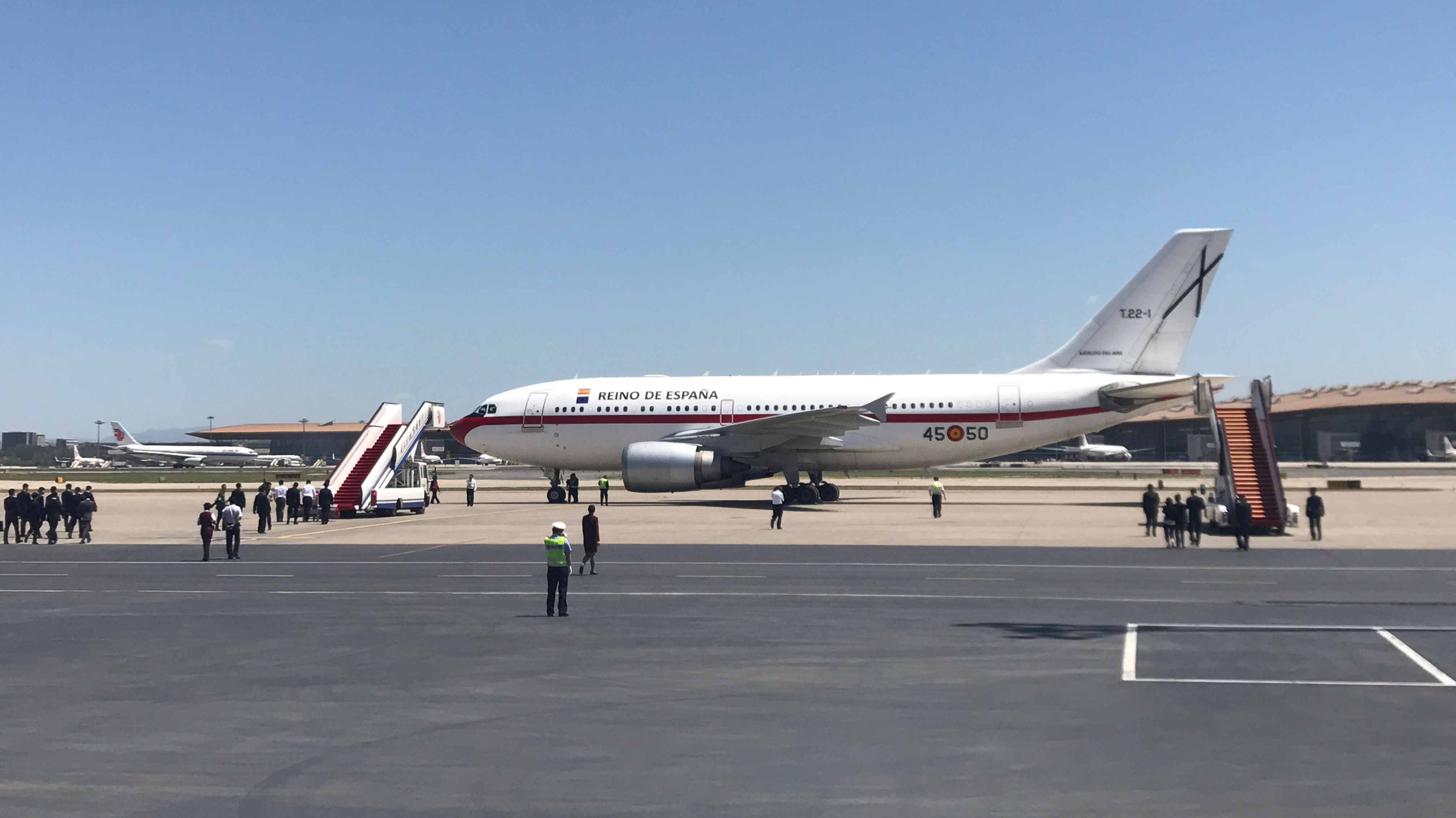 第三次访华!直击西班牙首相拉霍伊抵达北京 第三次访华!直击西班牙首相拉霍伊抵达北京