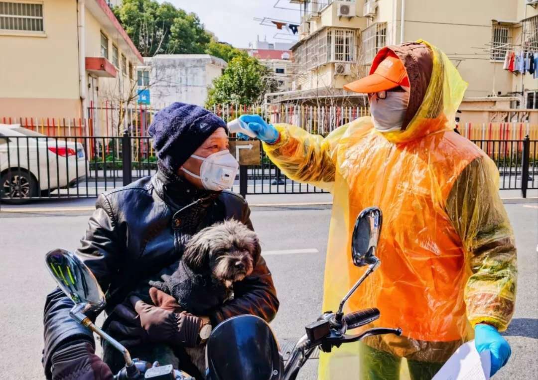 战"疫"中逆行的"平民英雄"