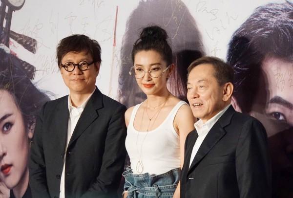 梁翘柏担任音乐制作 《闪光少女》掀起全民翻唱大赛