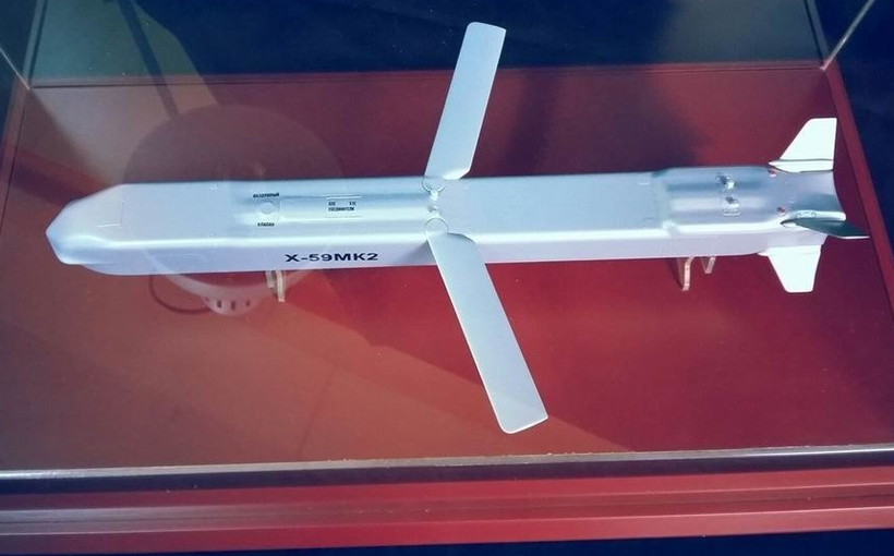 强势亮剑!俄罗斯苏57内置弹仓首次公开,战力比